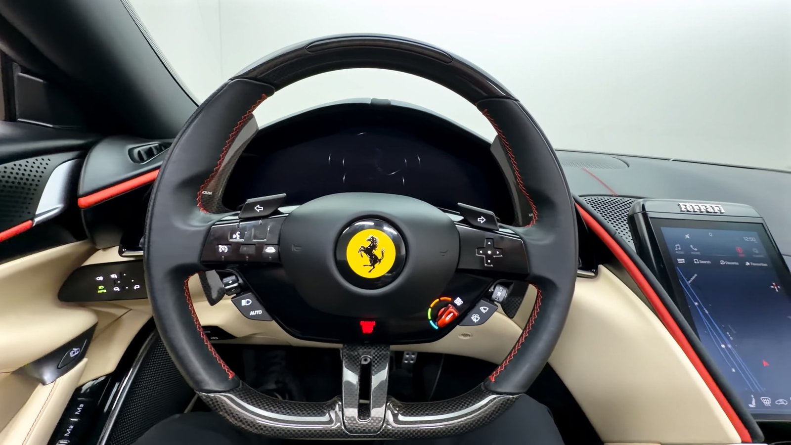 Steering 2025 Ferrari Roma Spider