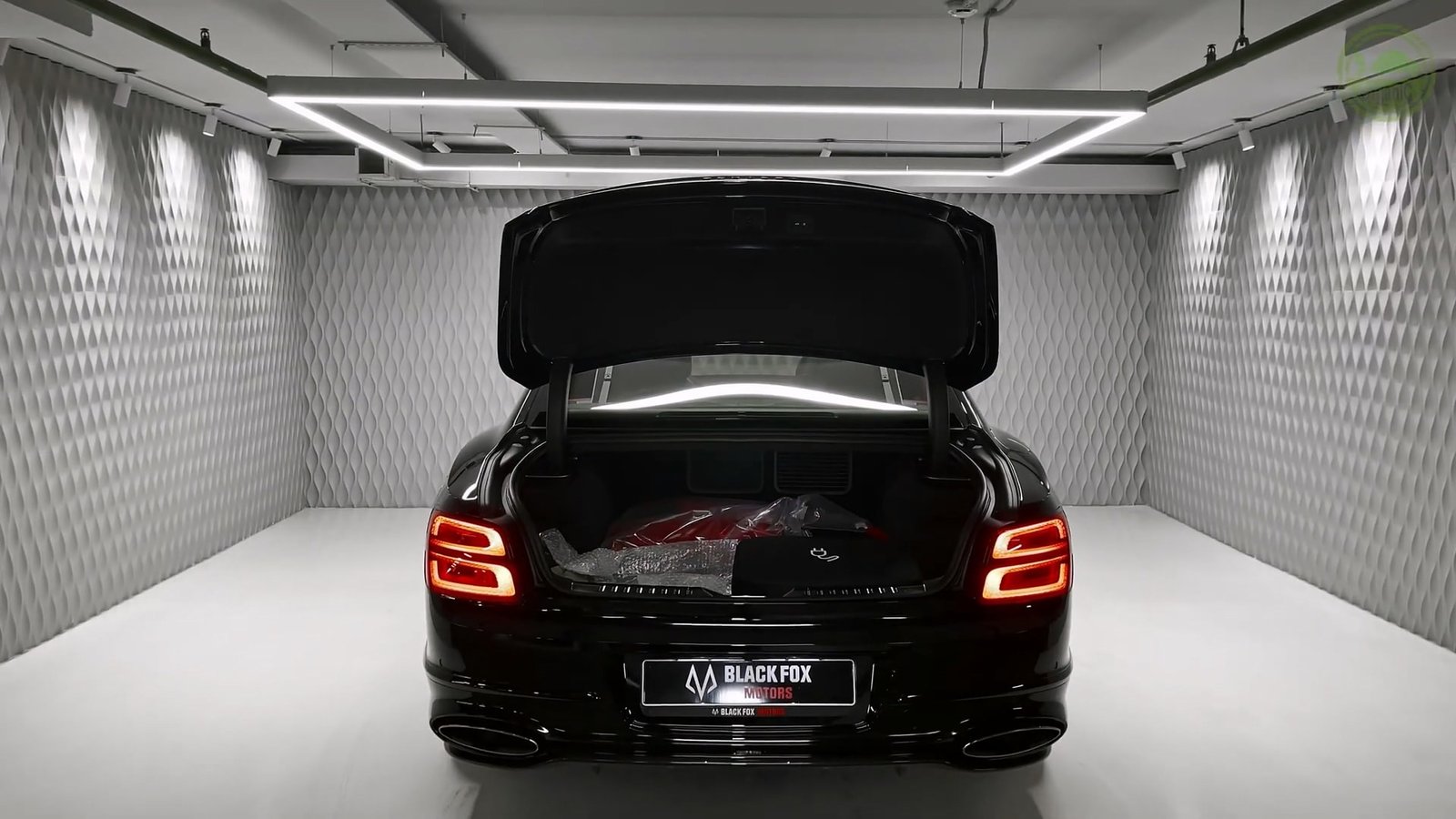 Trunk 2026 Bentley Flying Spur