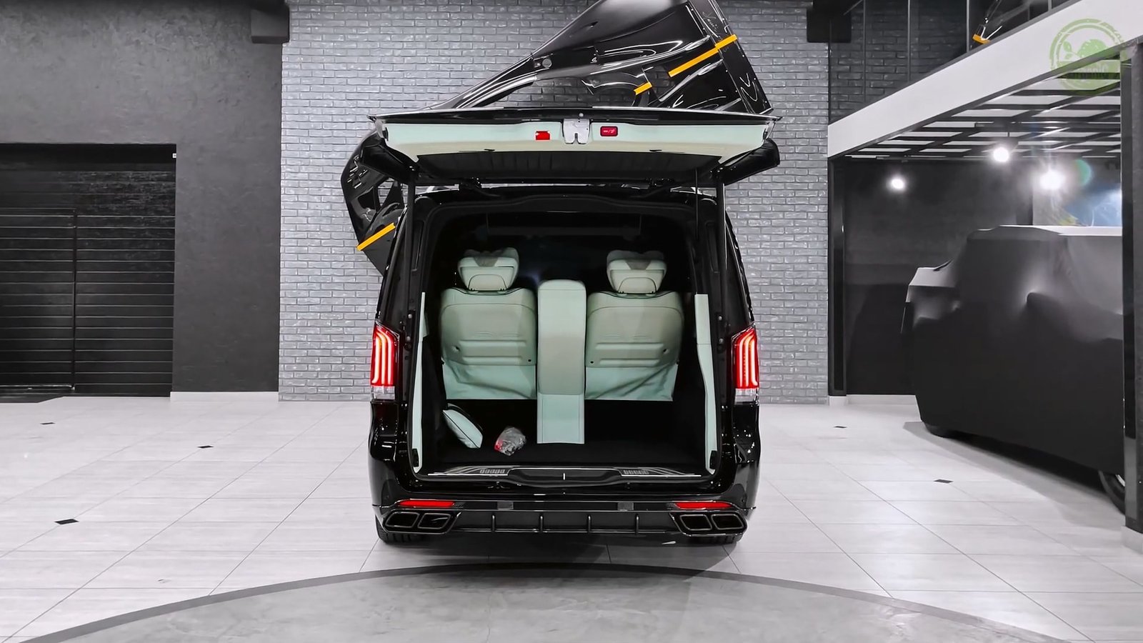 Trunk 2026 Mercedes V Class Inferno