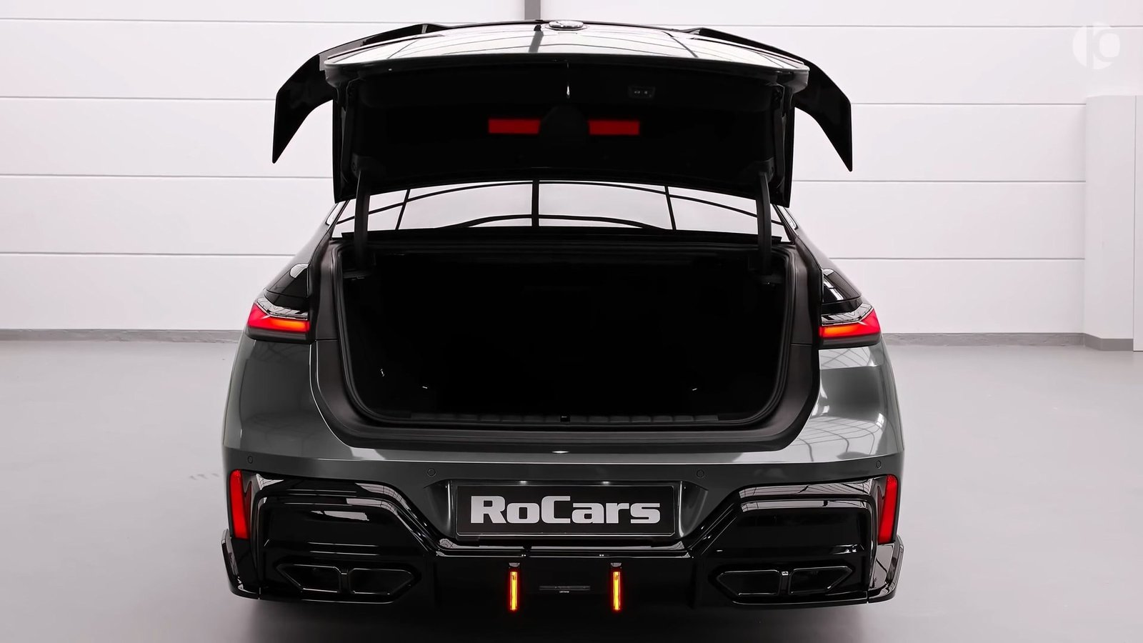 Trunk1 2026 BMW 7 Series Individual