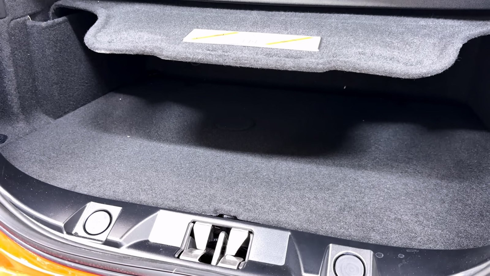 Trunk2 2025 Ferrari Roma Spider