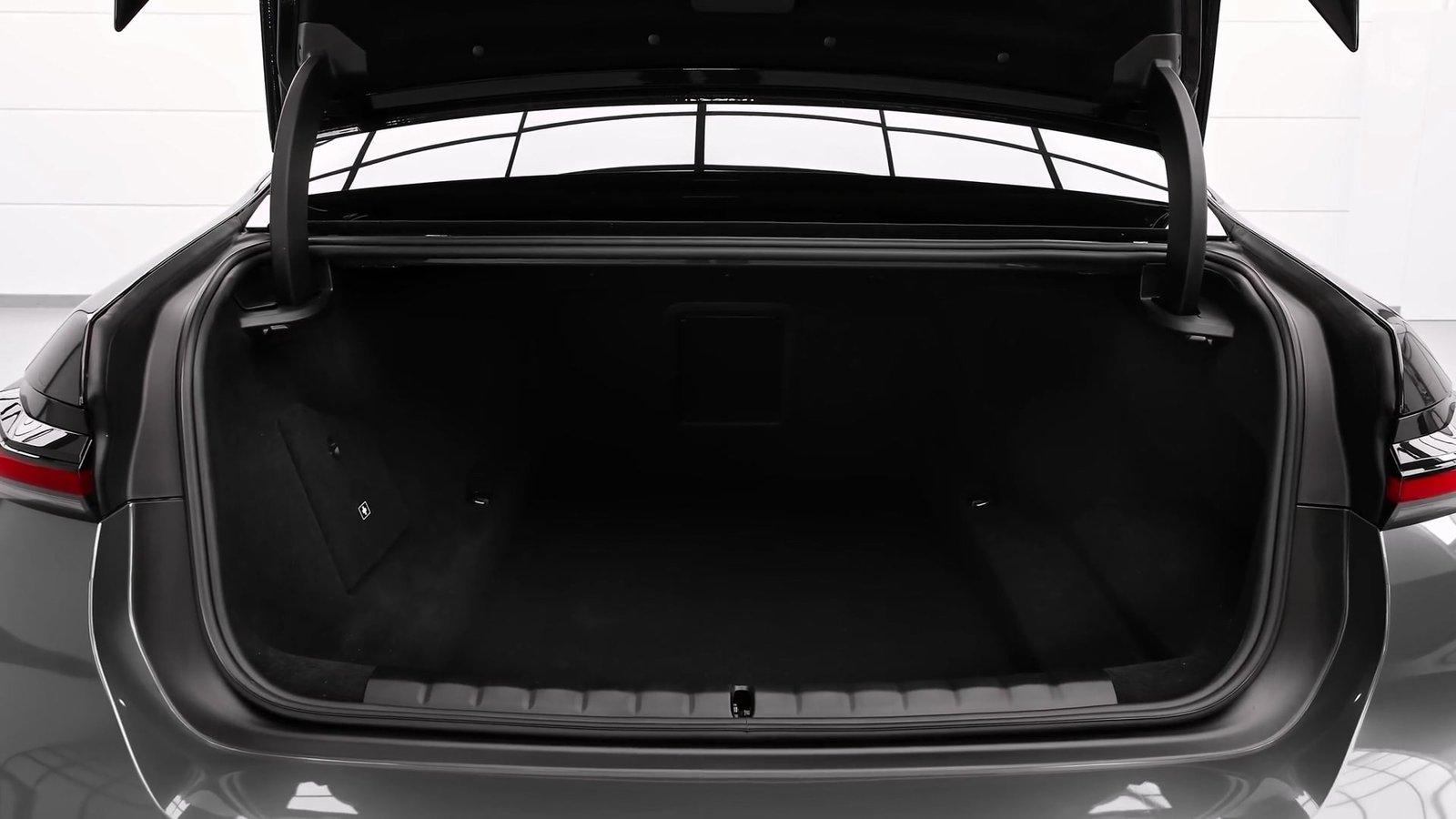 Trunk2 2026 BMW 7 Series Individual