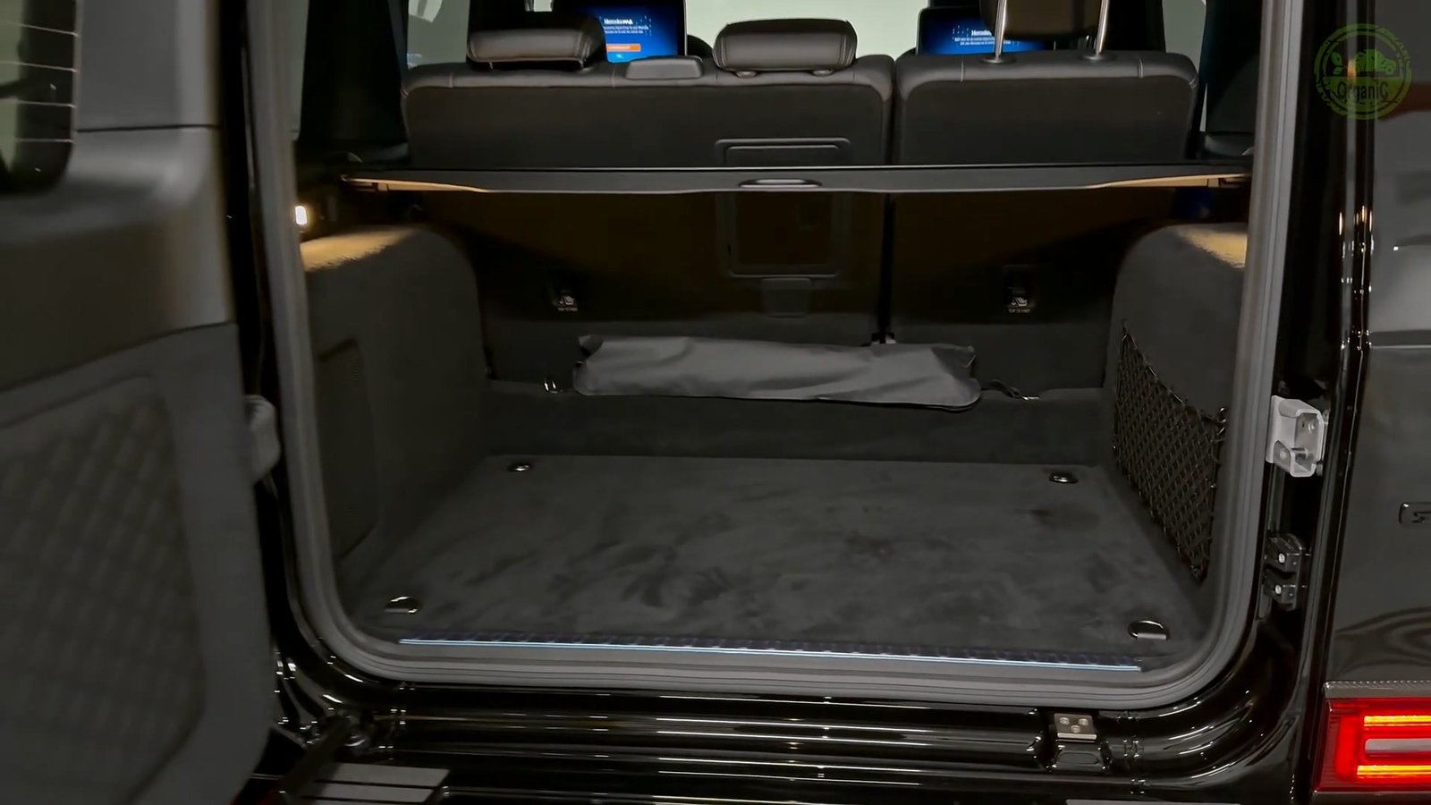 Trunk2 2026 Mercedes AMG G 63