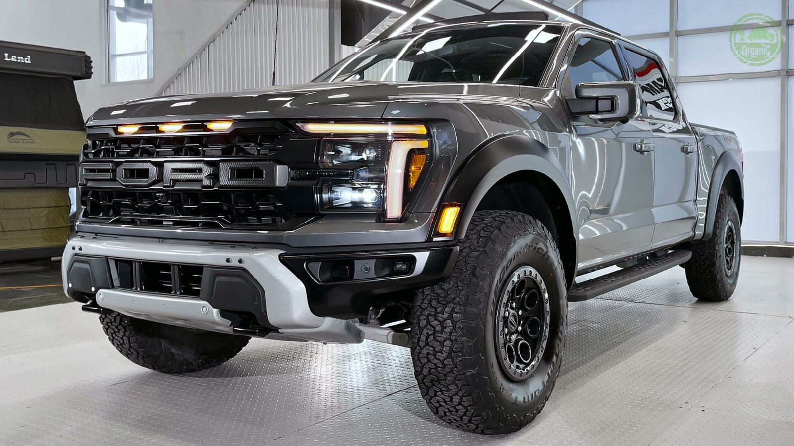 Front Right 2027 Ford F 150