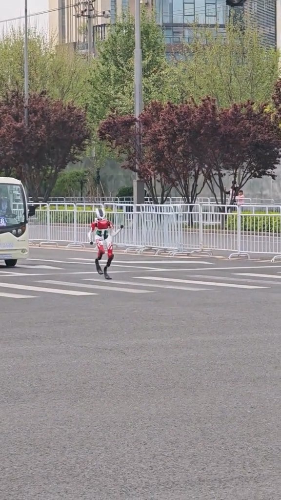 Participants 2026 Humanoid Robot Half Marathon (4)