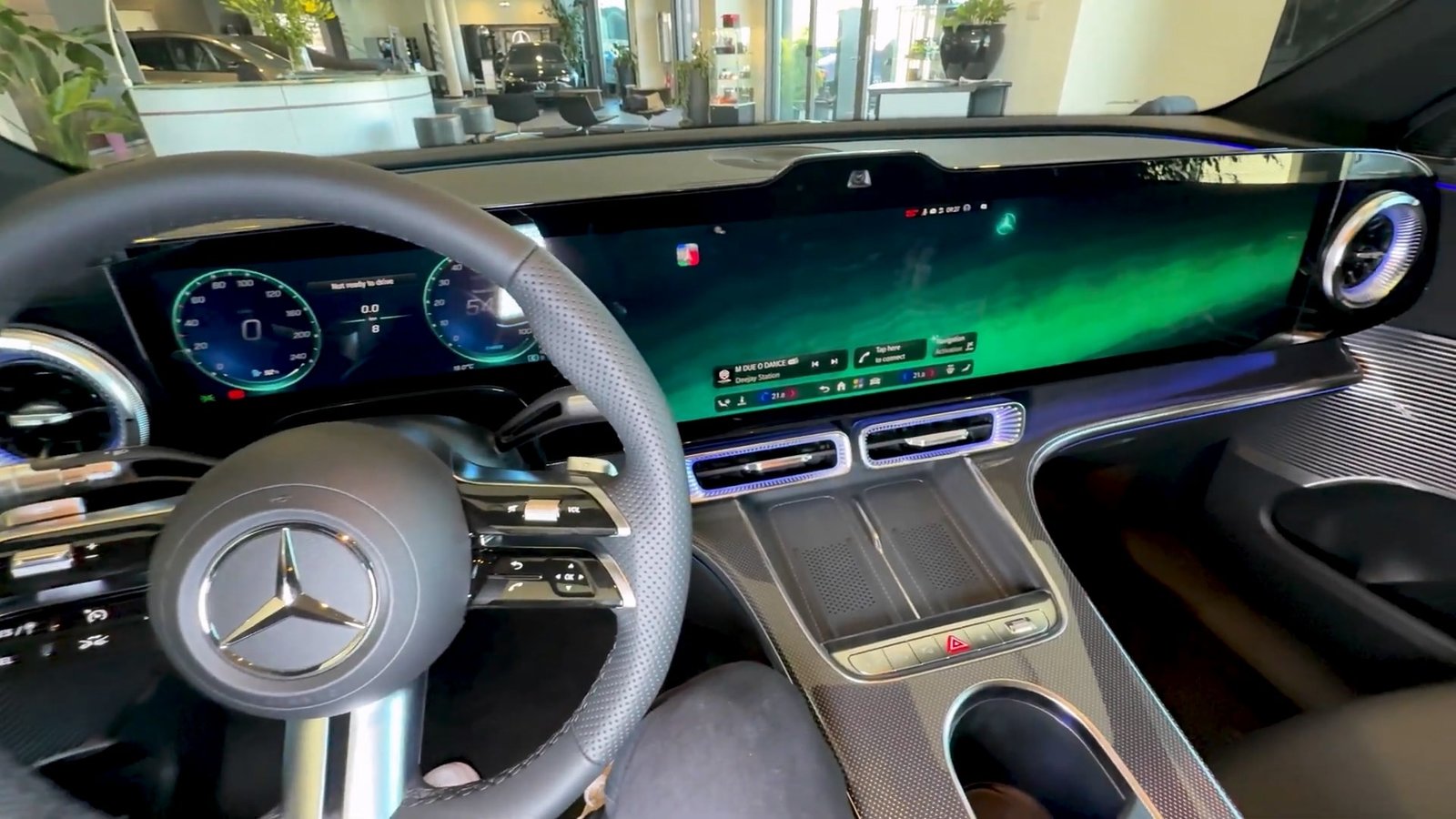 Display Scream 2027 Mercedes GLC EV