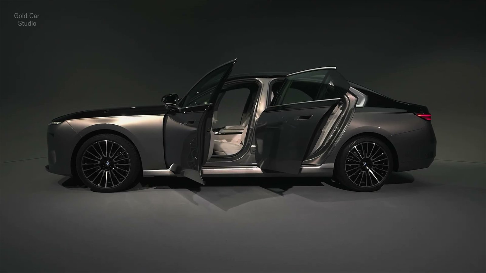 Doors 2027 BMW 7 Series M Sport