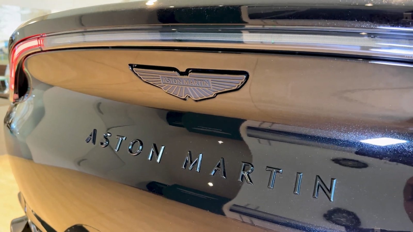 Exterior 2026 Aston Martin DBX S (19)