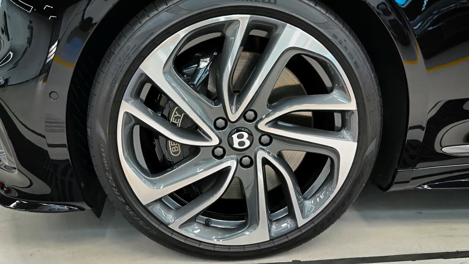 Exterior 2026 Bentley Continental GTC (7)