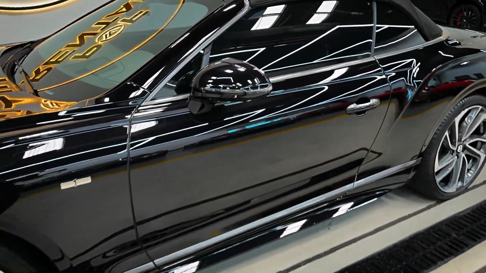 Exterior 2026 Bentley Continental GTC (8)