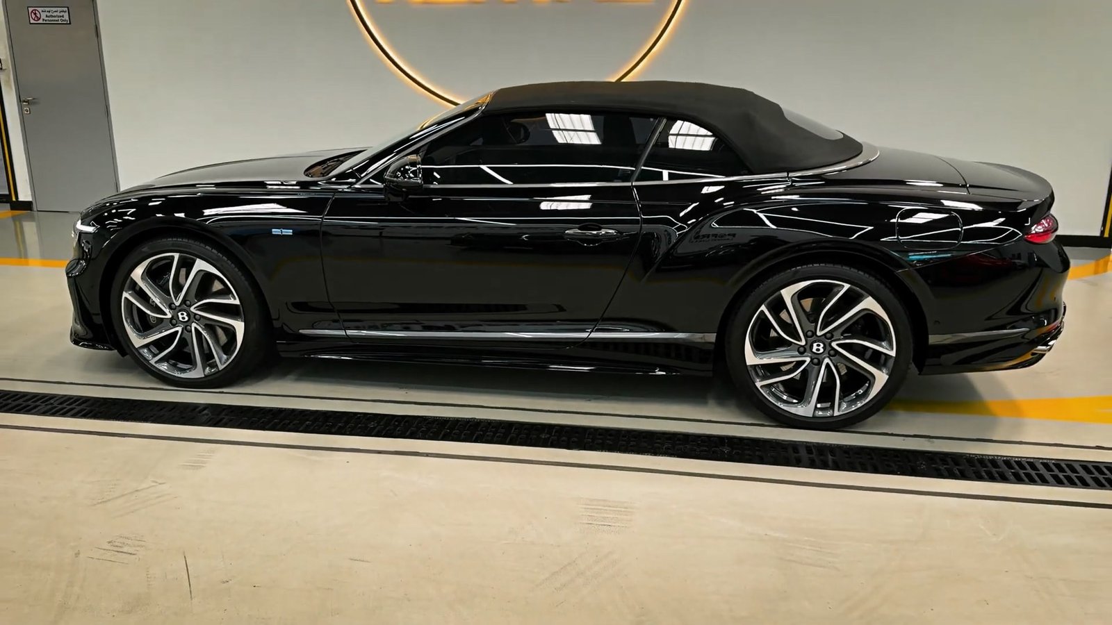 Exterior 2026 Bentley Continental GTC (9)