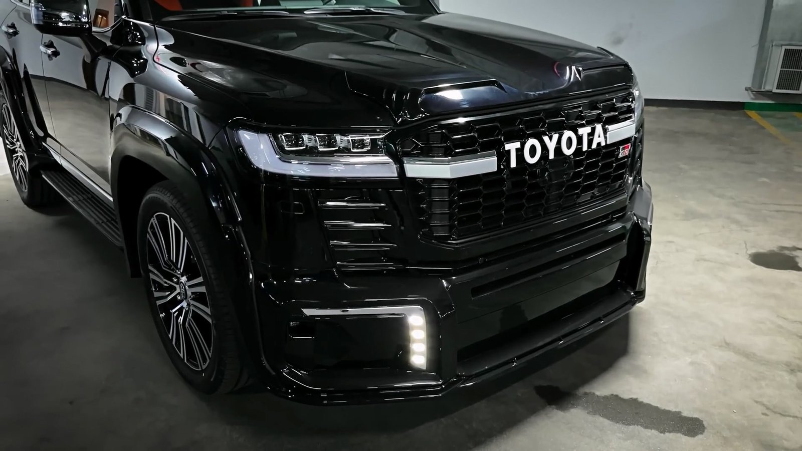 Exterior 2026 Toyota Land Cruiser (6)