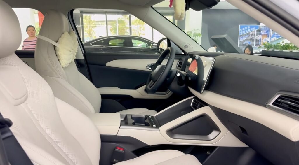 Front Cabin BYD Yuan UP 2026