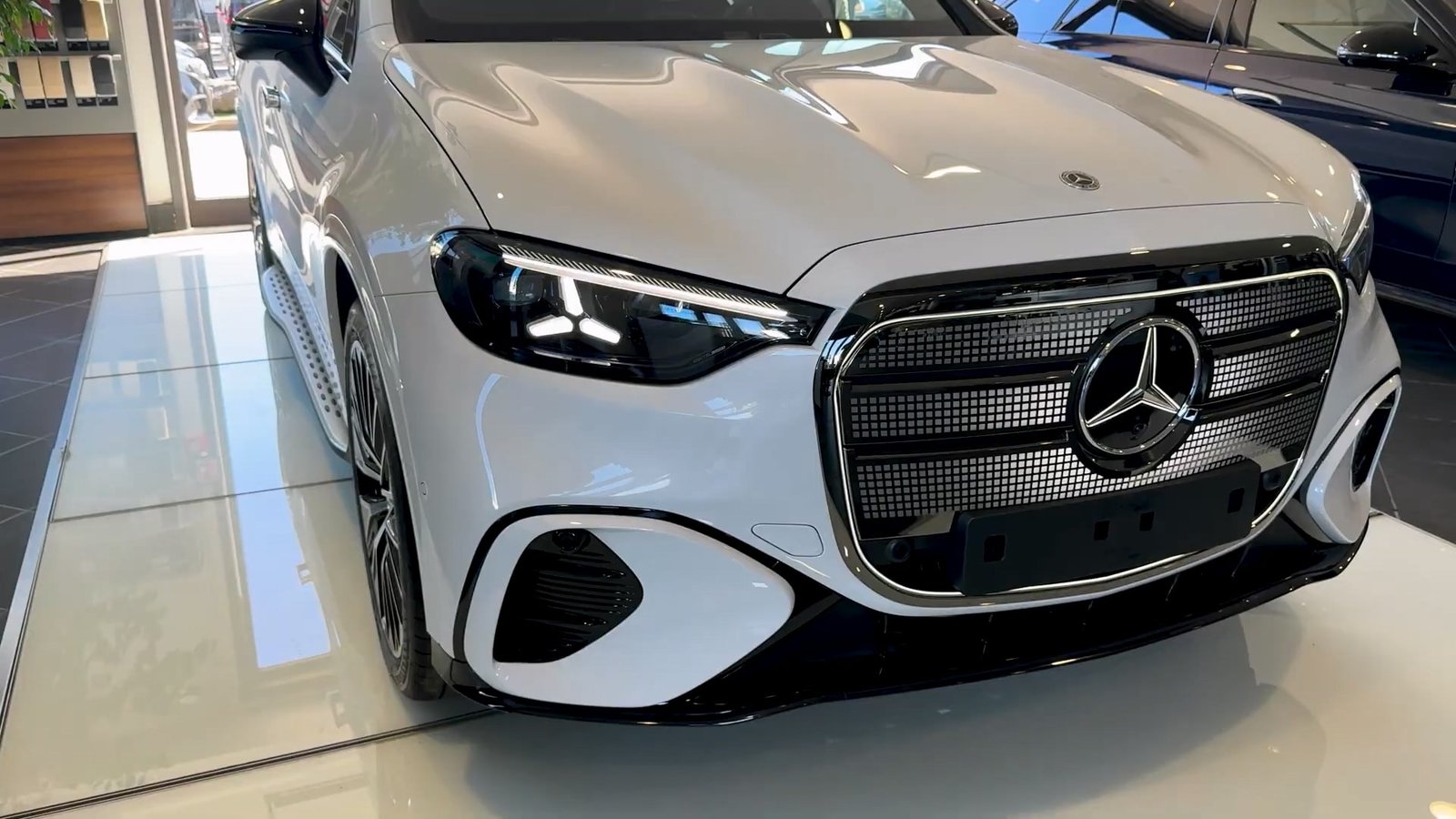 Front Left 2027 Mercedes GLC EV