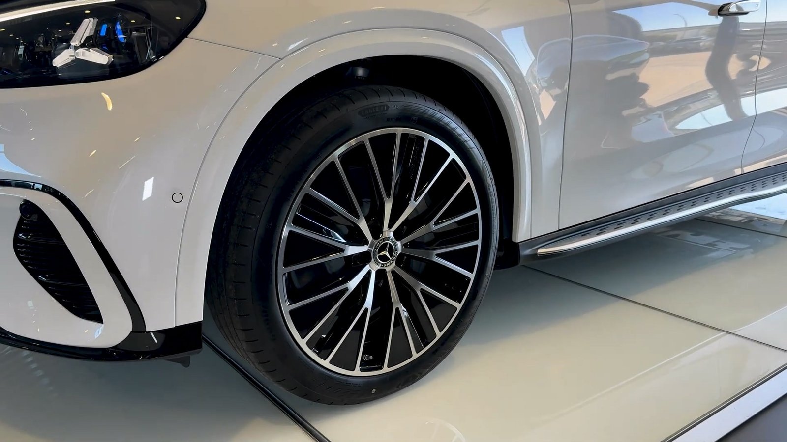 Front Wheel 2027 Mercedes GLC EV