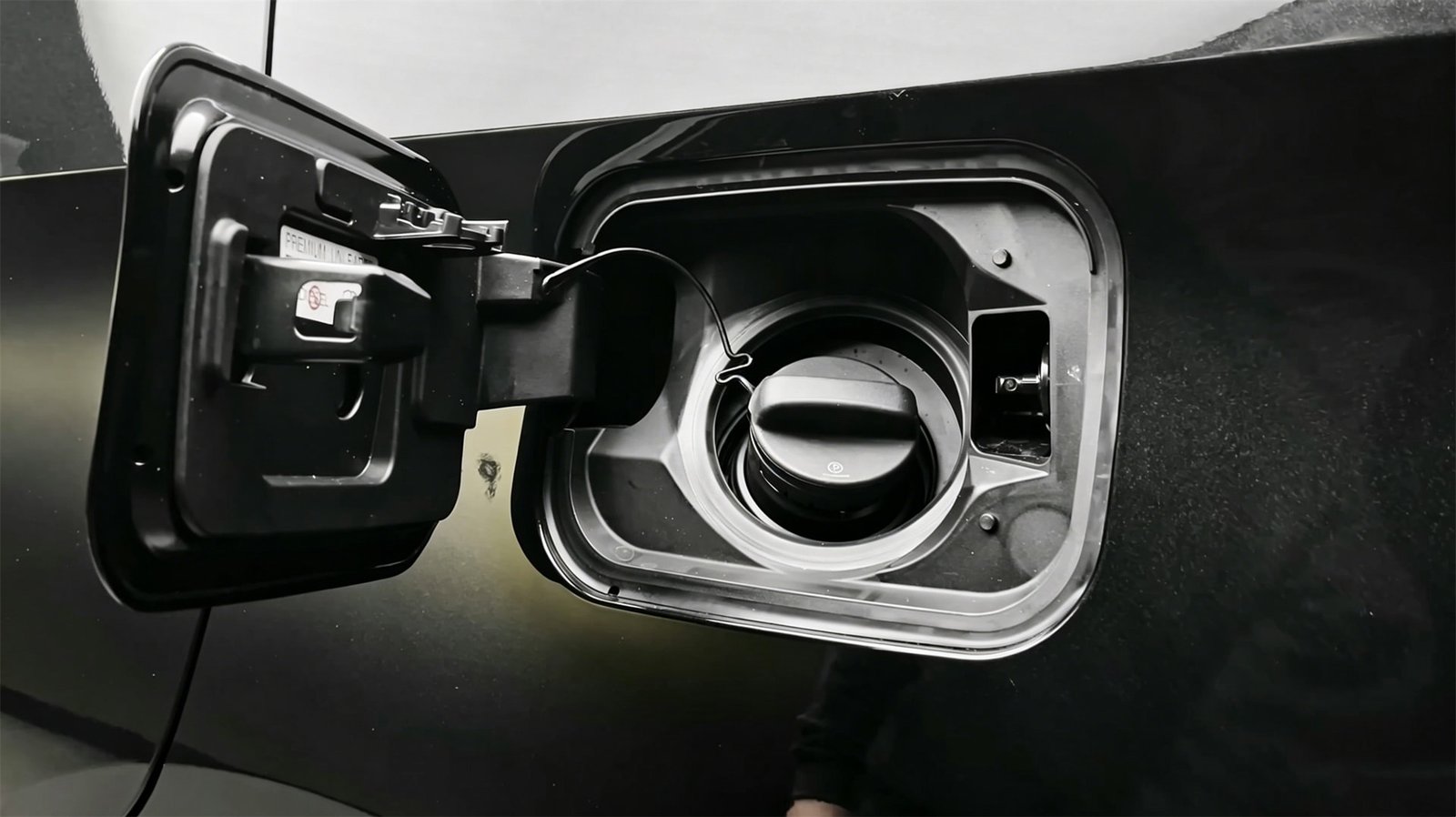 Fuel Port 2026 Lexus LM