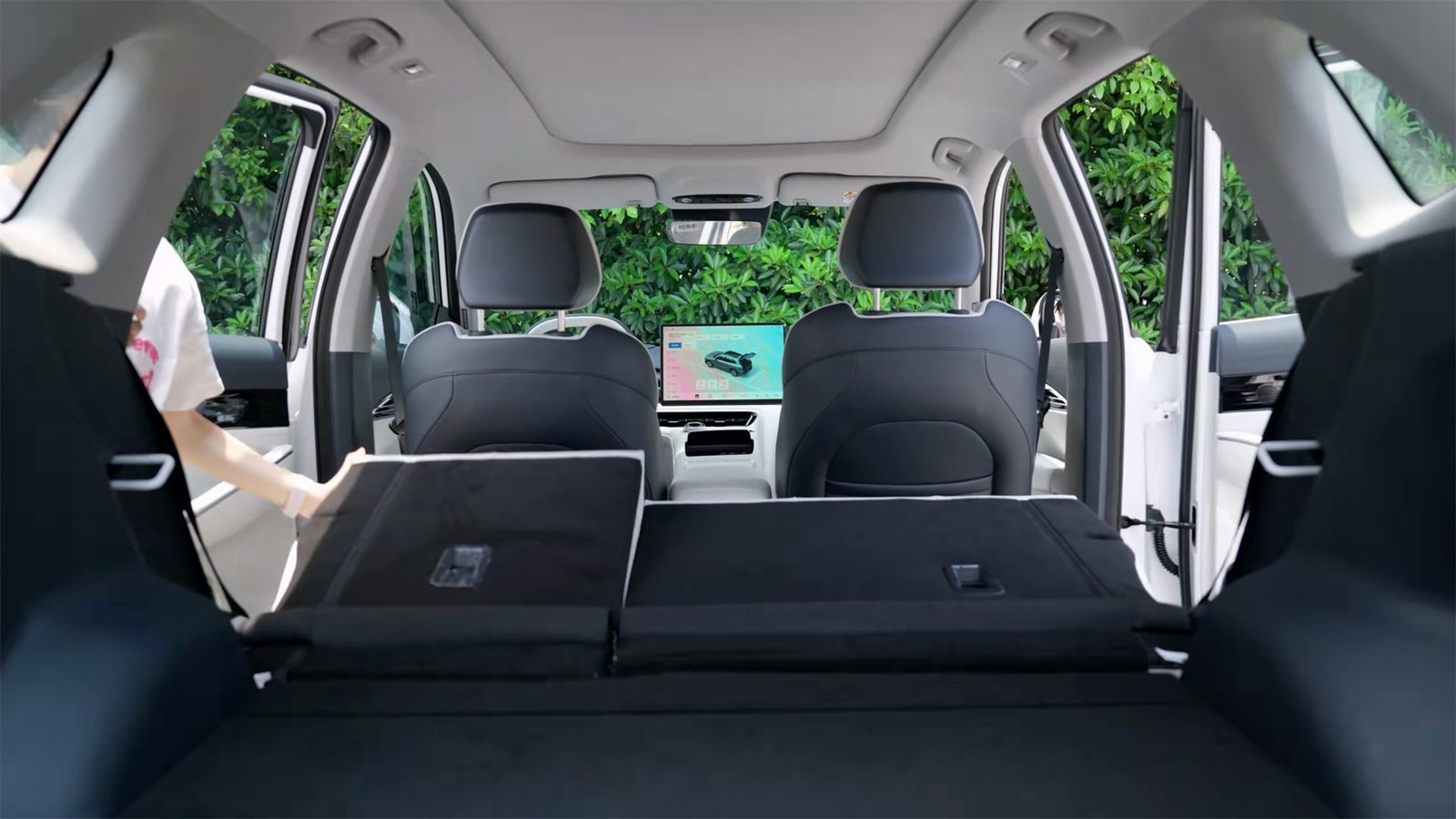 Inside Space 2026 Geely Galaxy E5