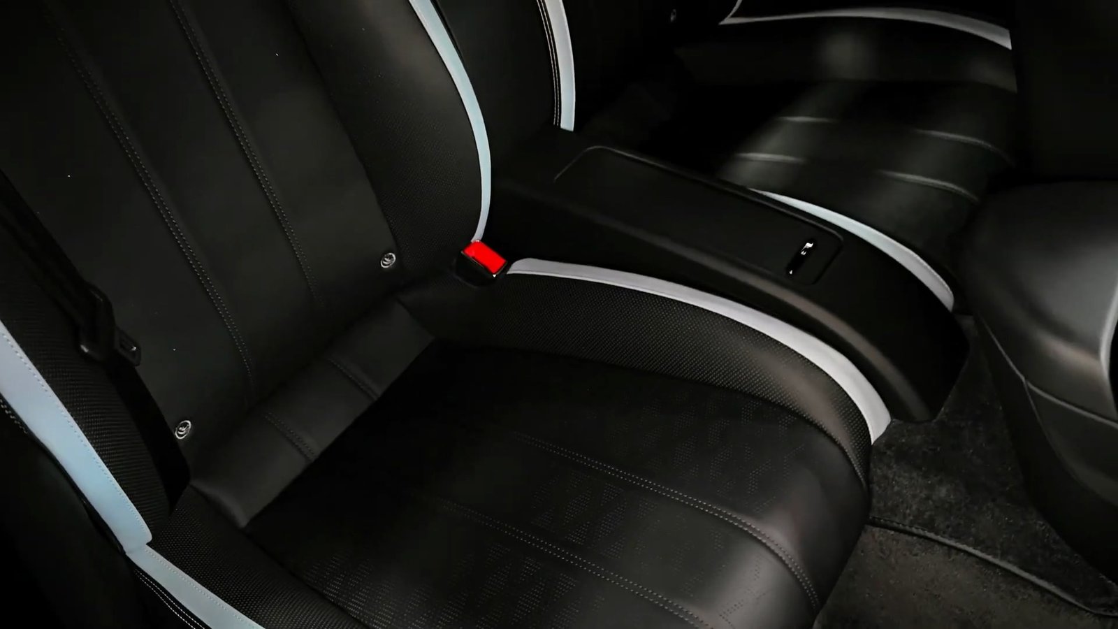 Interior 2026 Bentley Continental GTC (17)