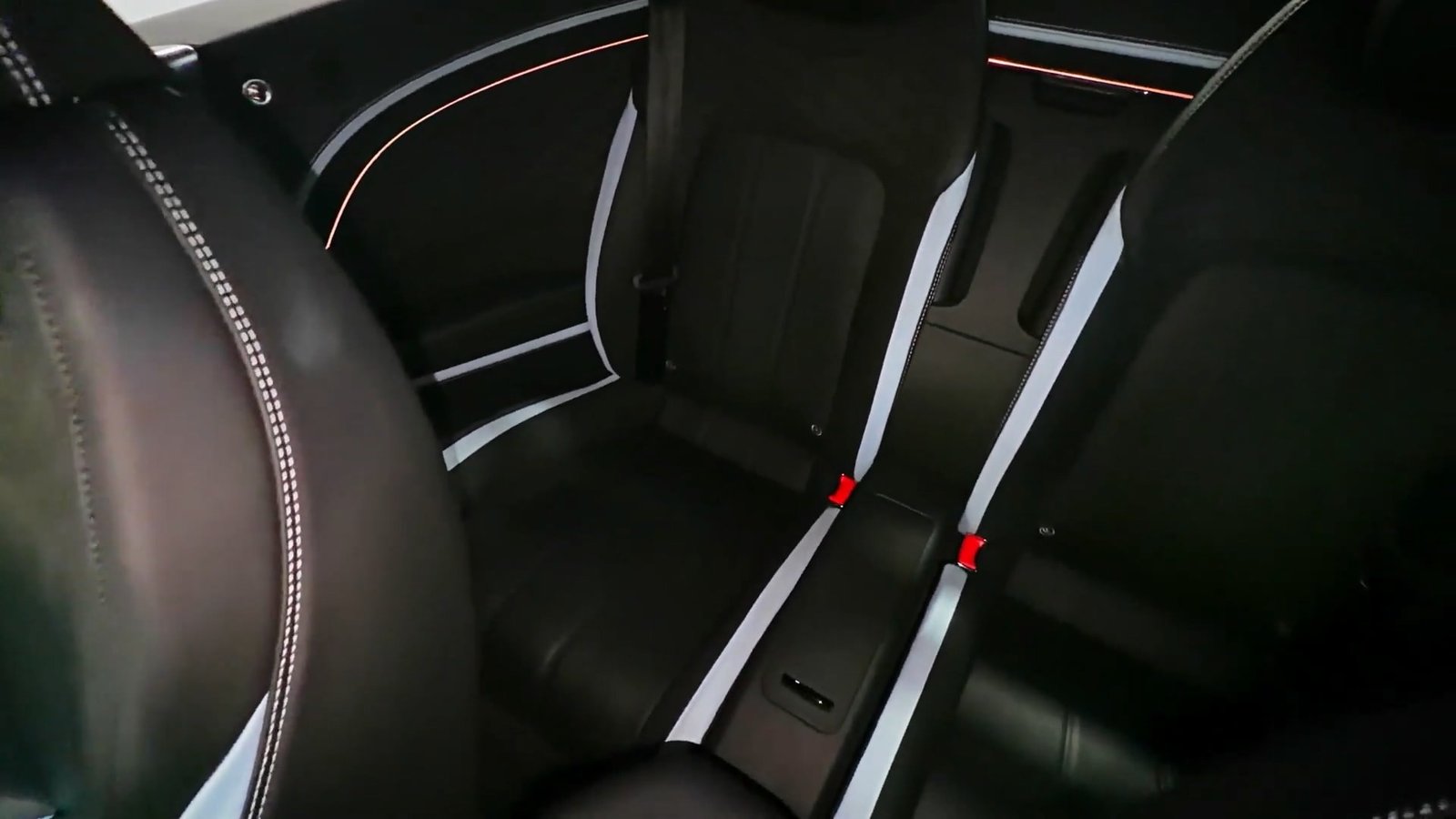 Interior 2026 Bentley Continental GTC (8)