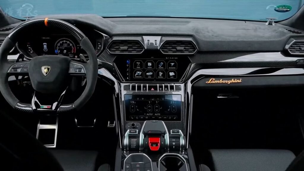 Interior 2026 Lamborghini Urus SE