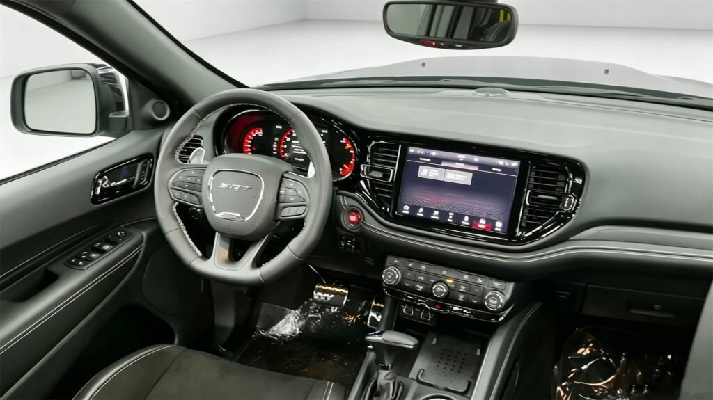 Interior 2027 Dodge Durango SRT (6)