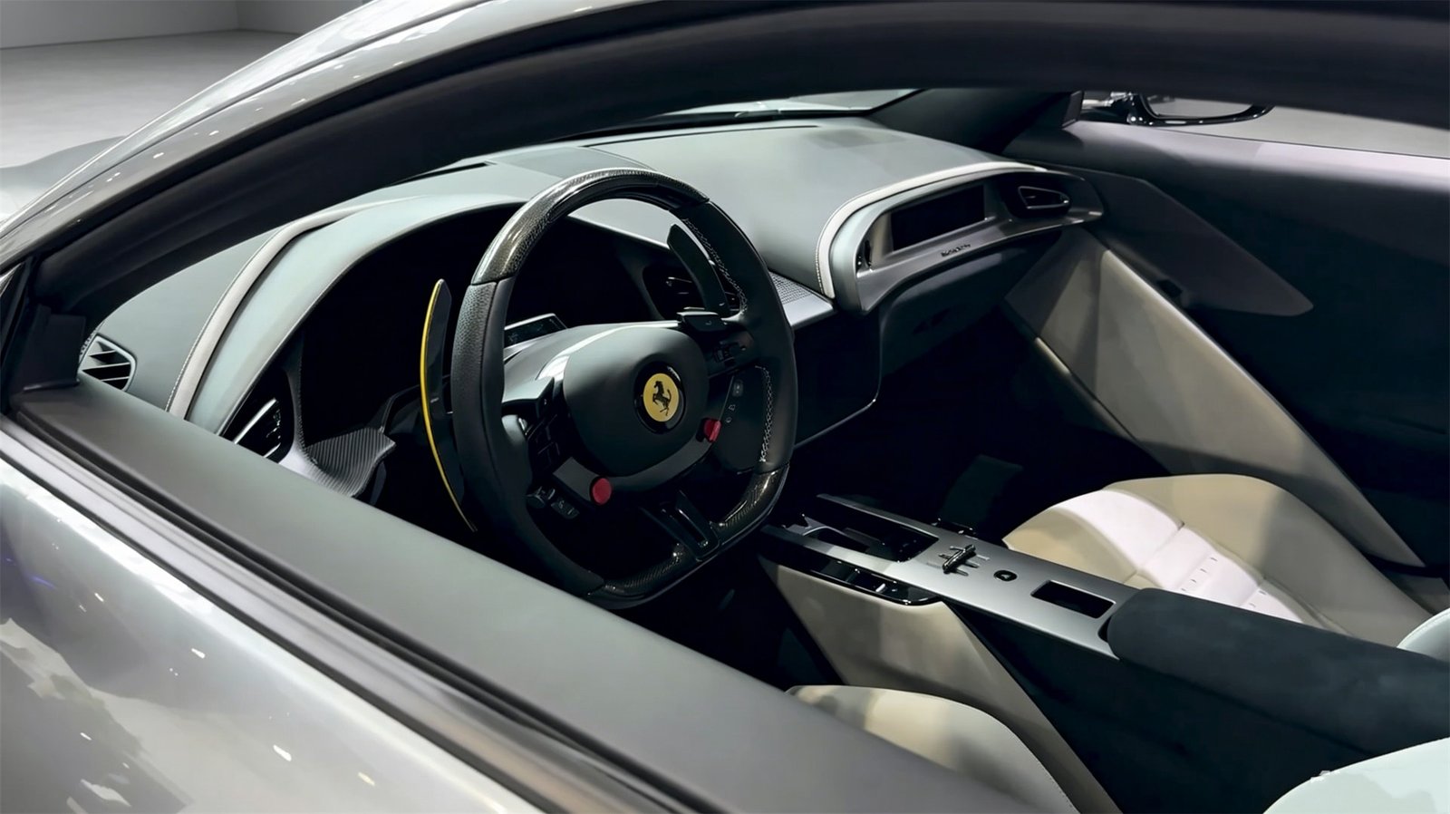 Interior 2027 Ferrari Amalfi (8)