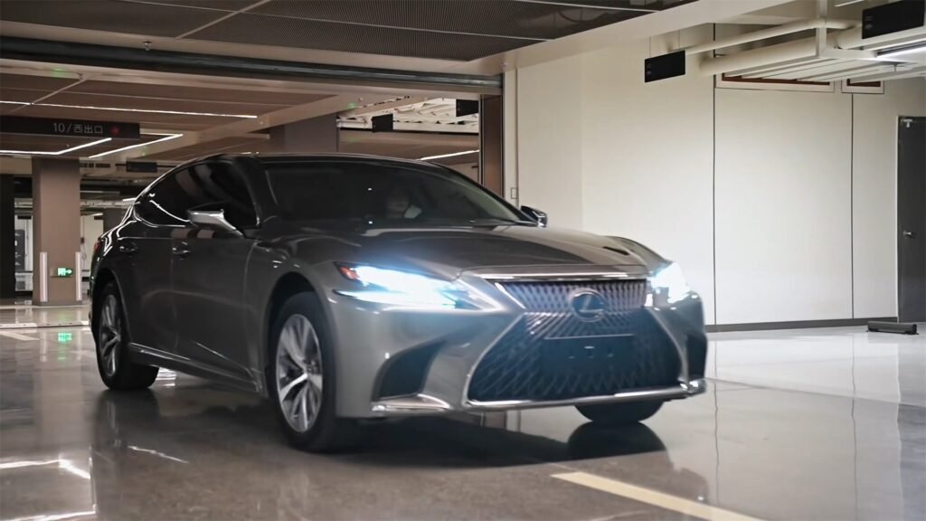 Lexus LS