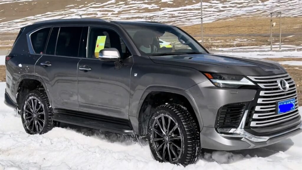 Lexus LX600