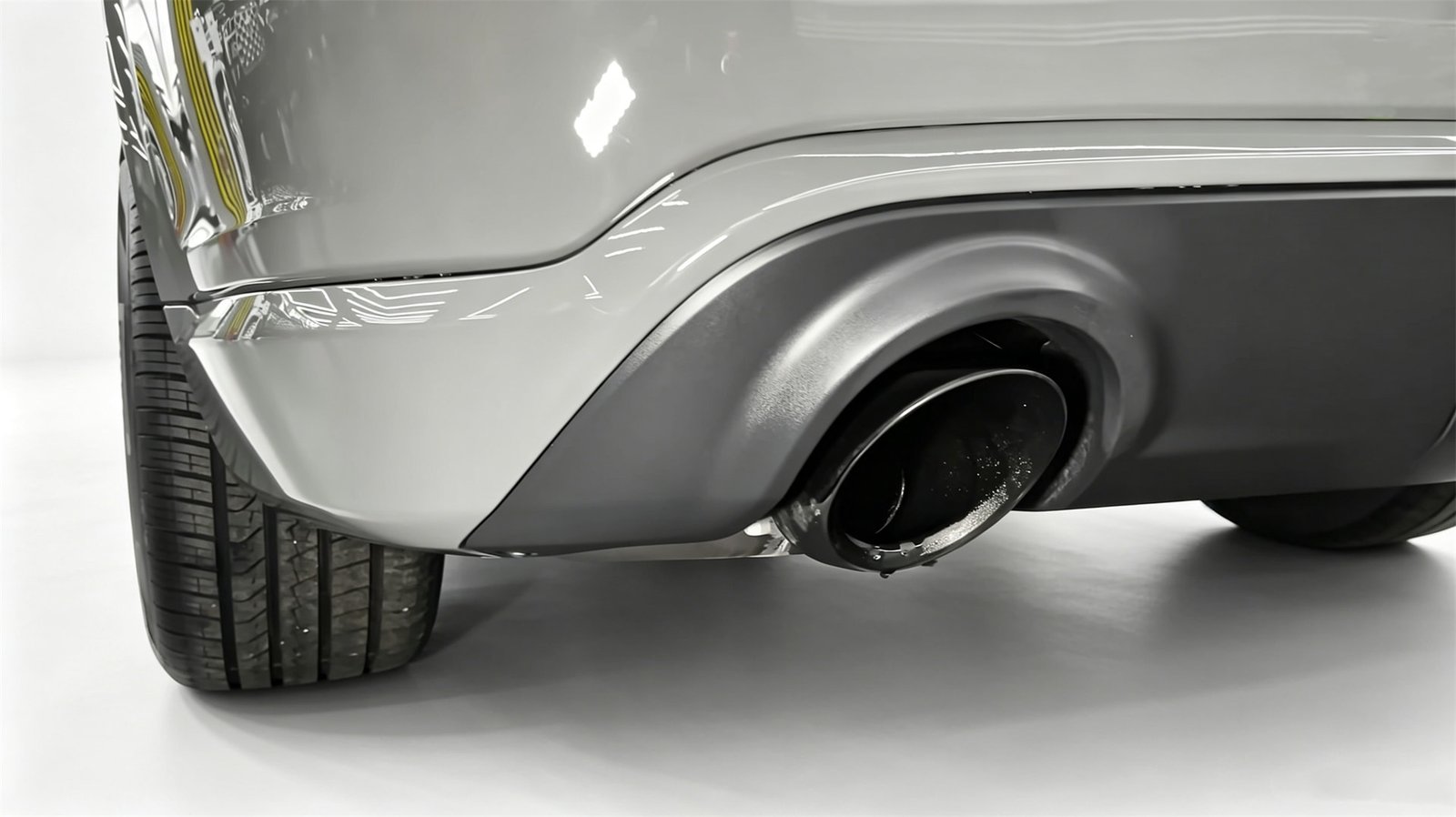 Pipe 2027 Dodge Durango SRT
