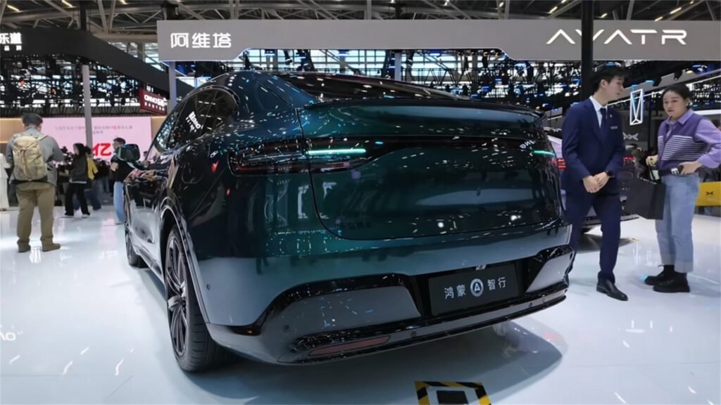 Rear 2026 Luxeed R7 (Zhijie R7).