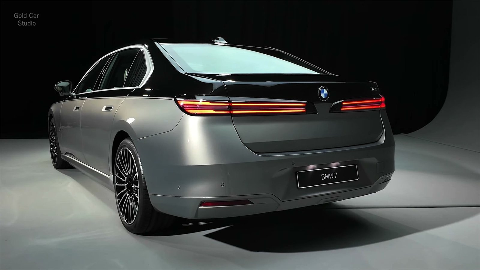 Rear 2027 BMW 7 Series M Sport