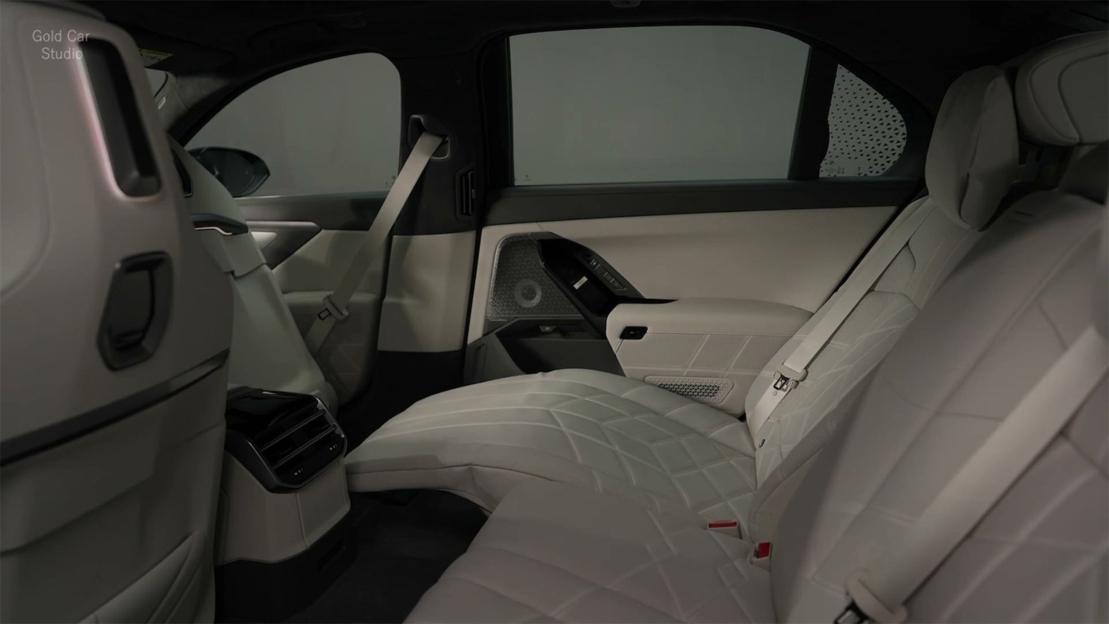 Rear Cabin 2027 BMW 7 Series M Sport