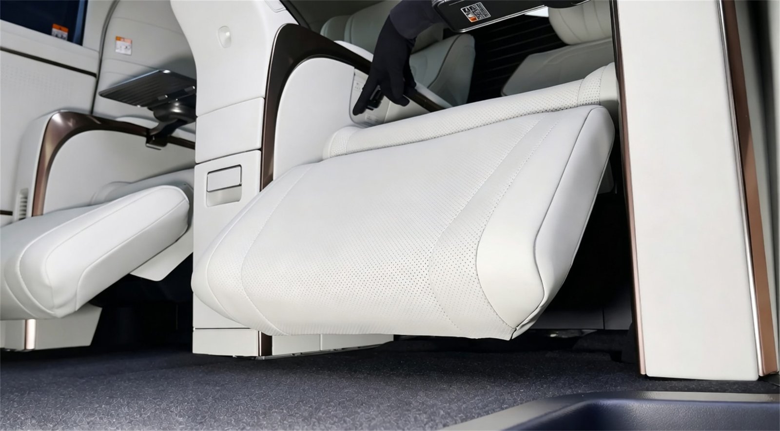 Rear Seats 2026 Lexus LM