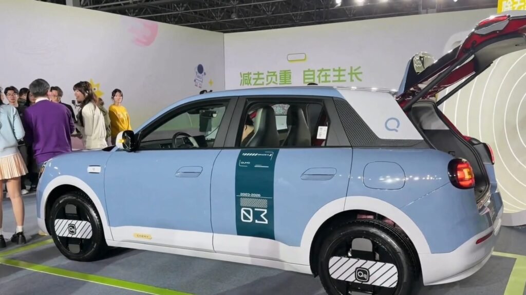 Side 2026 Chery QQ3