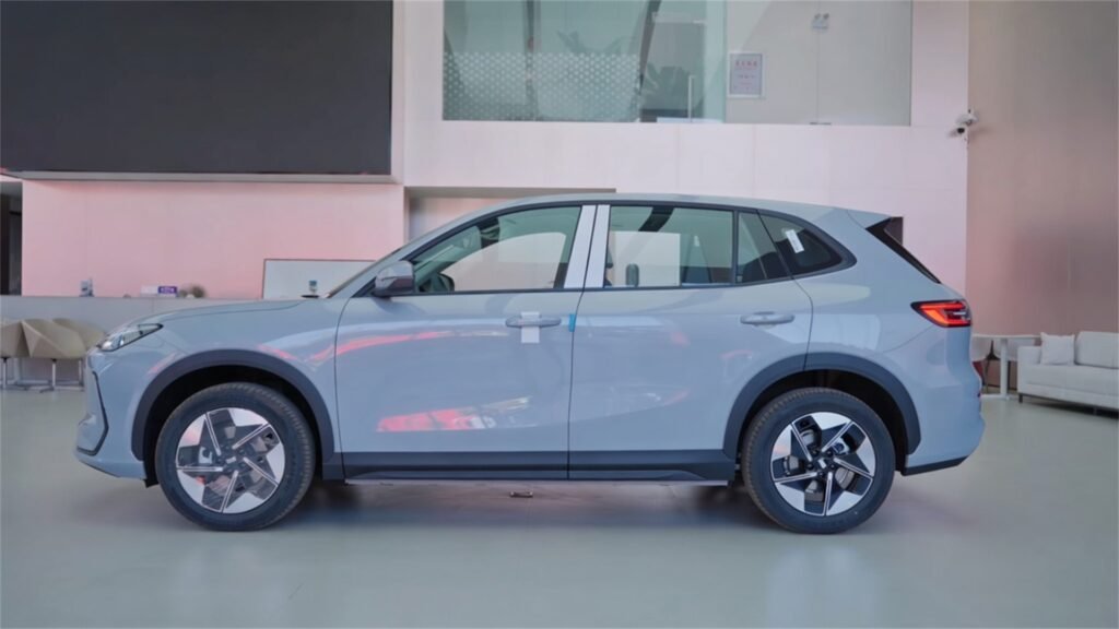Side 2026 Geely Galaxy E5