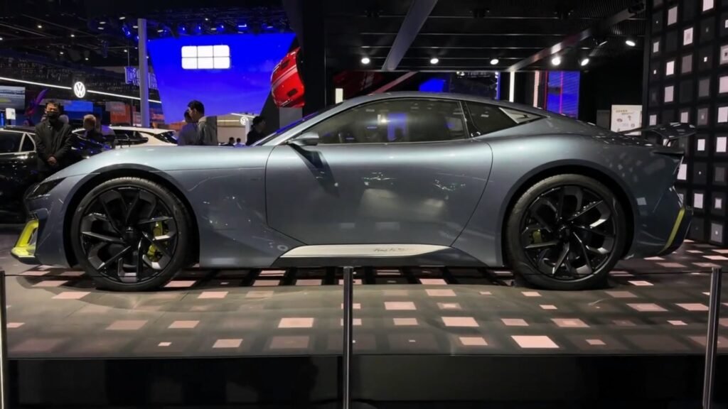 Side 2026 Lynk & Co Time to Shine GT Concept