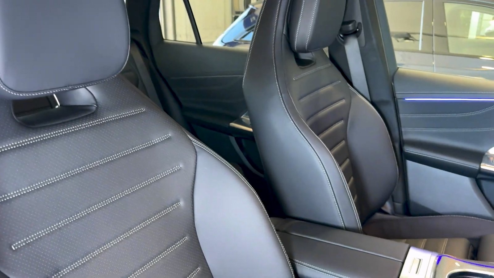 Texture 2027 Mercedes GLC EV