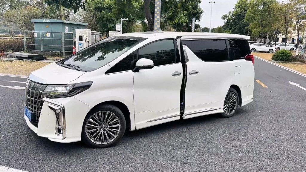 Toyota Alphard1