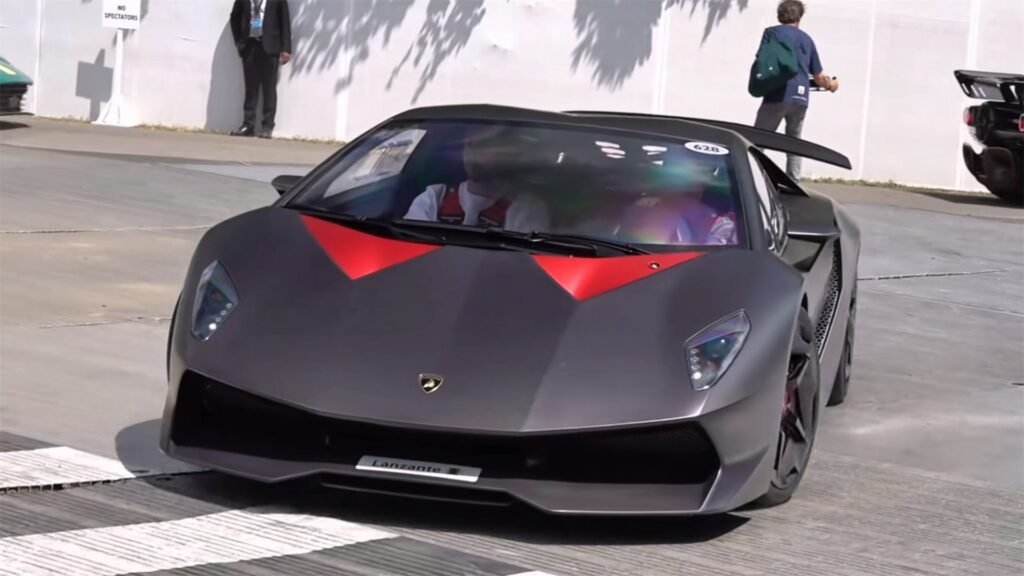 2 Lamborghini Sesto Elemento