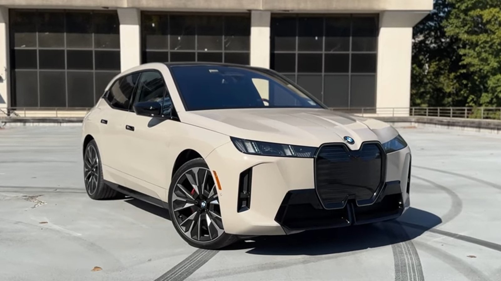 2026 BMW iX M70