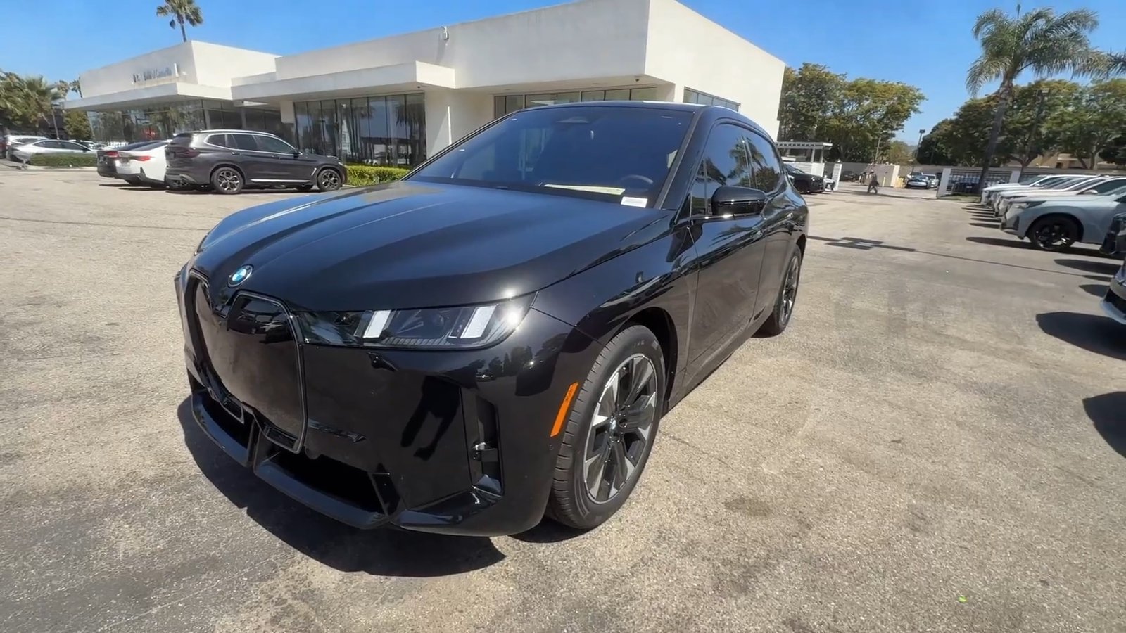 2026 BMW iX xDrive45 Top 1 Best Midsize Luxury Electric SUVs