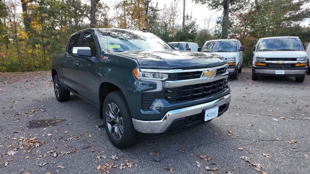 2026 Chevrolet Silverado 1500 LT Top 5 Best Large Trucks 2026