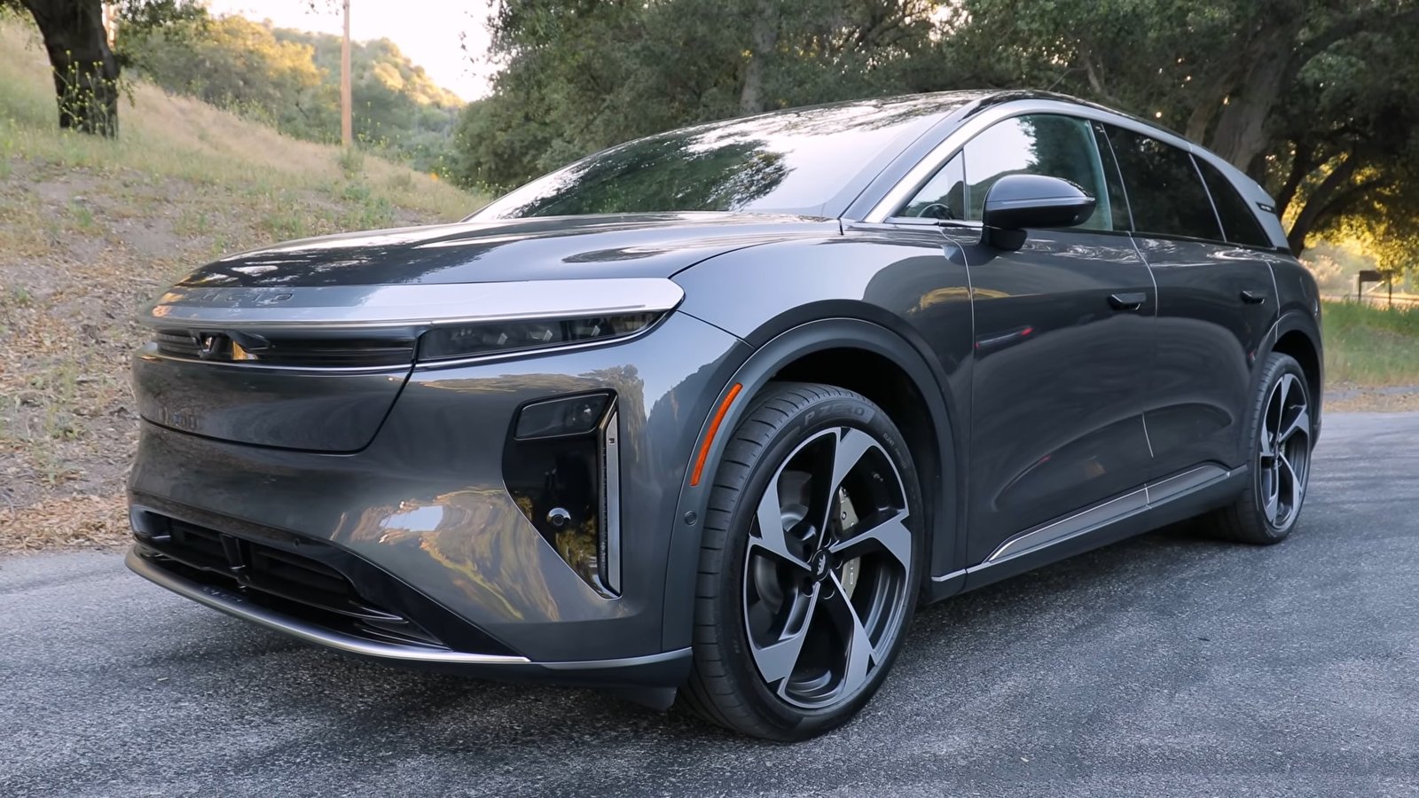 2026 Lucid Gravity Top 2 Best Large Luxury Electric SUVs