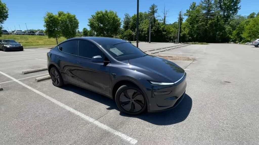 2026 Tesla Model Y Long Range Top 2 Small Electric SUVs