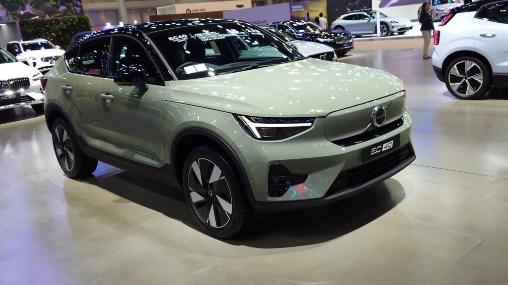 2026 Volvo EX40 Twin Motor Top 3 Best Small Luxury Electric SUVs