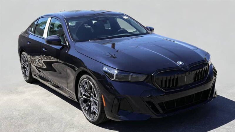 2027 BMW 550e Feature