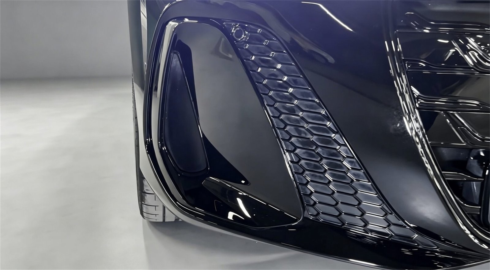 Bumper 2027 Audi A6L