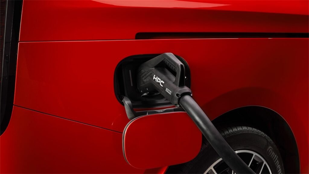 Charging 2027 Mercedes Benz VLE Feature (2)