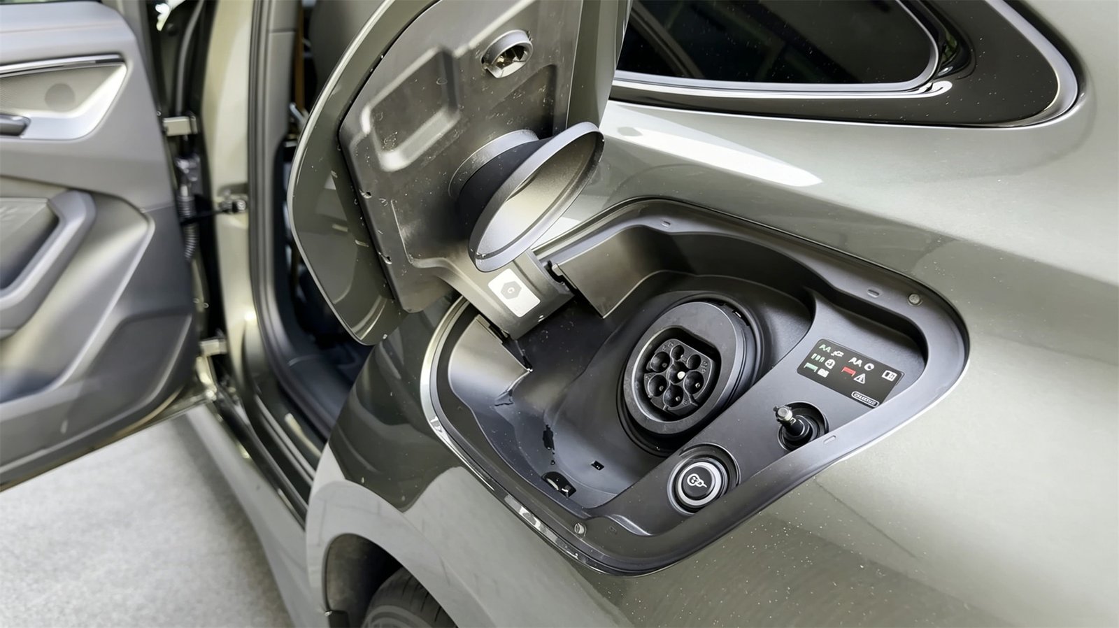Charging Port 2027 Audi RS5