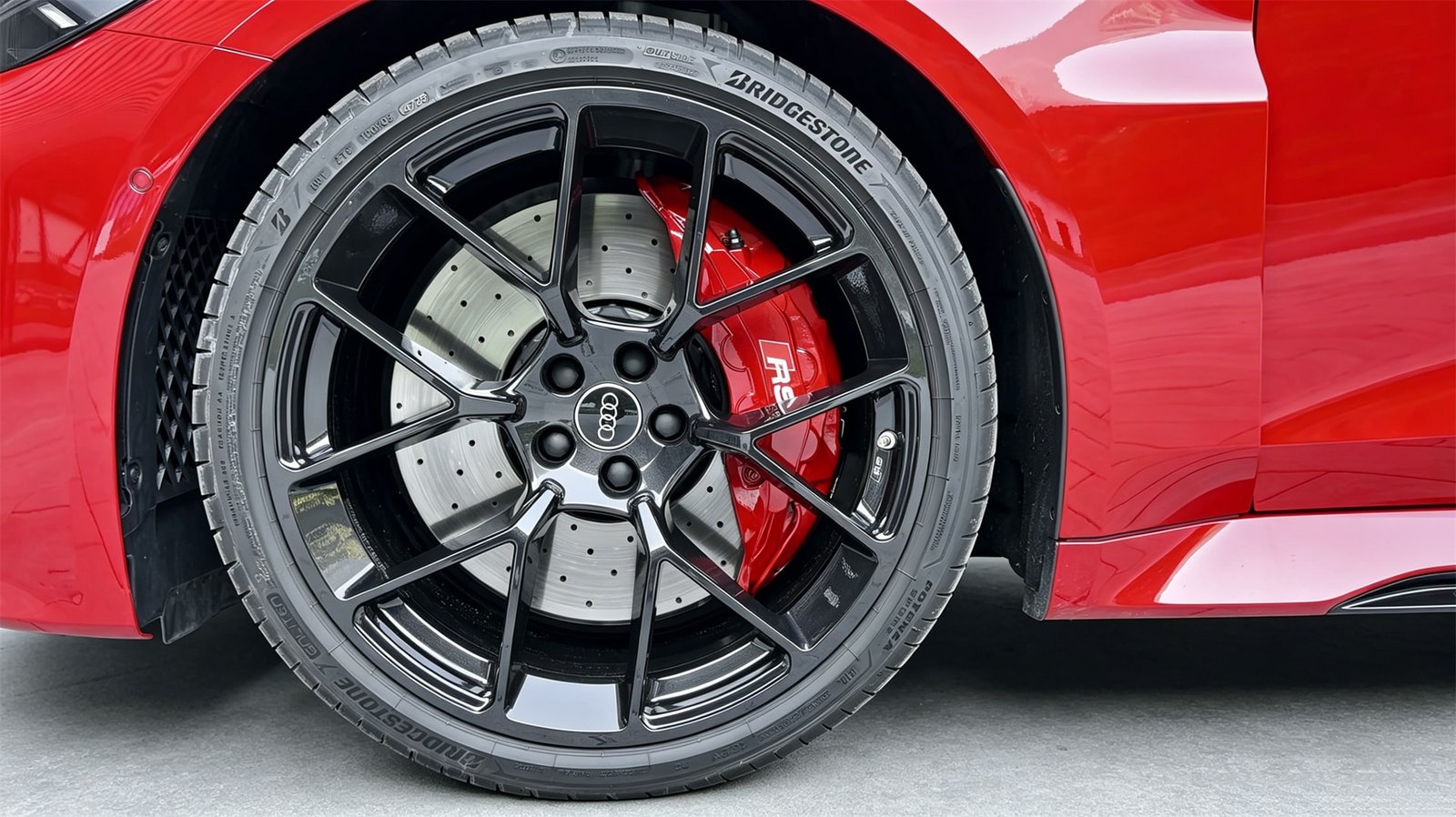 Close up 2027 Audi RS5 Avant (3)
